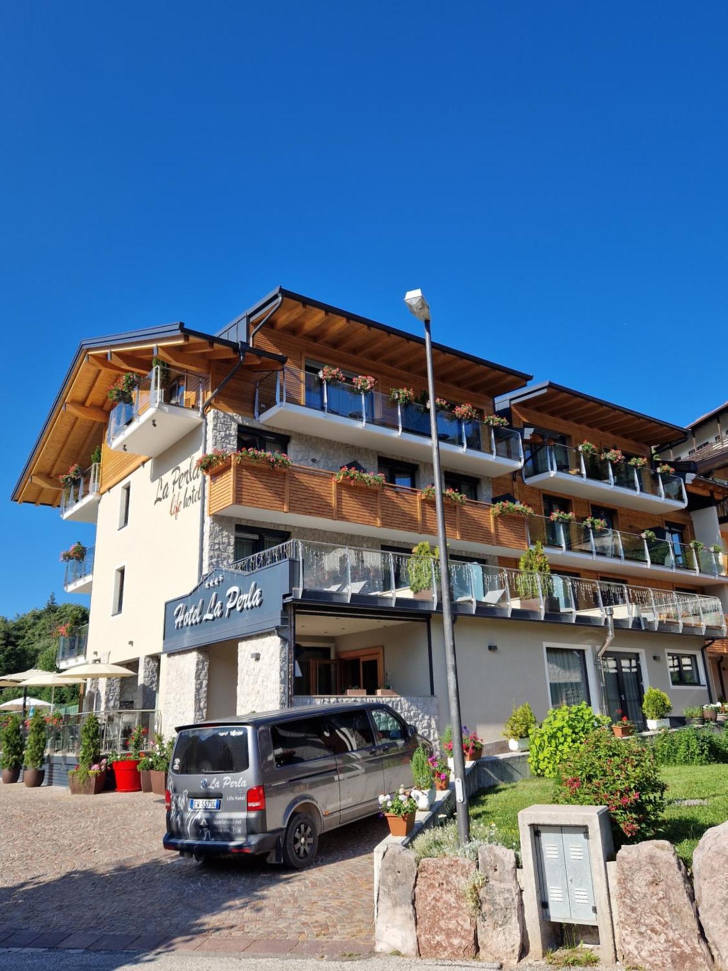 Hotel La Perla Andalo Exterior foto
